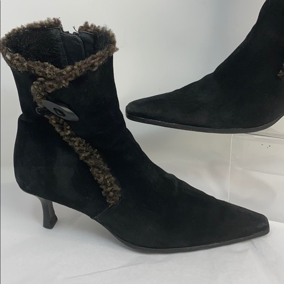 Stuart Weitzman Sz 6N Black Suede Shearling Boots - Picture 2 of 8